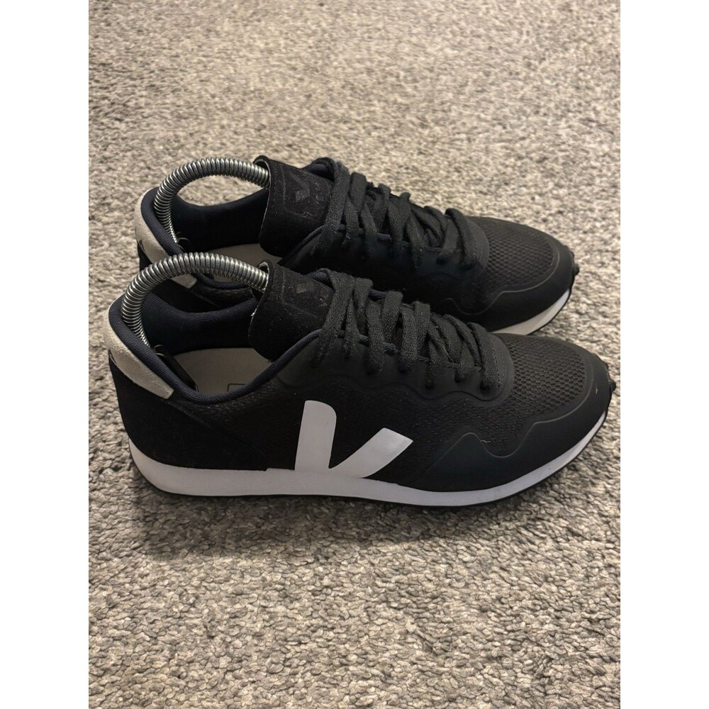 Veja SDU RT B-Mesh Womens Size 8 Black White Athletic Running Shoes Sneakers